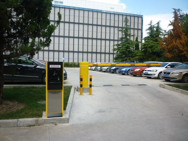 虹橋機(jī)場(chǎng)停車庫啟用車牌識(shí)別系統(tǒng) 無需再領(lǐng)取停車卡